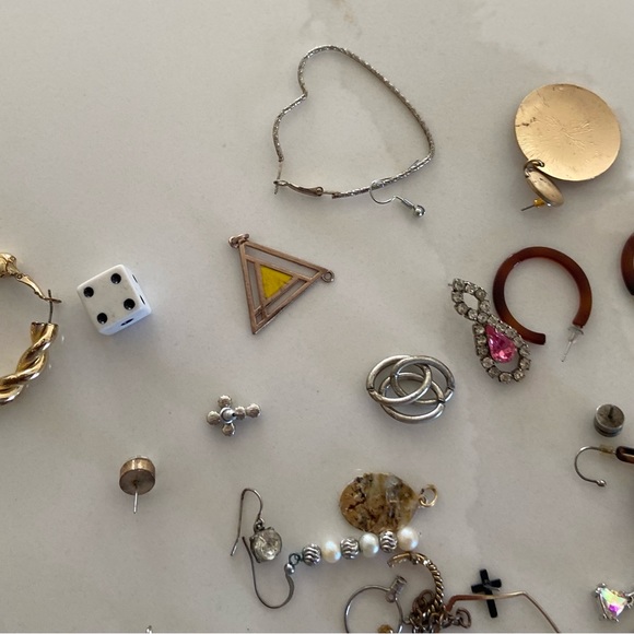 1lbs of Costume Jewelry Bracelets - Lot of Bracelets - No Signed Pieces - Picture 3 of 6